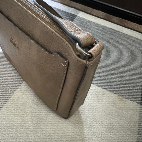 Roots Crossbody Vegan Leather Bag - Picture 4 of 16